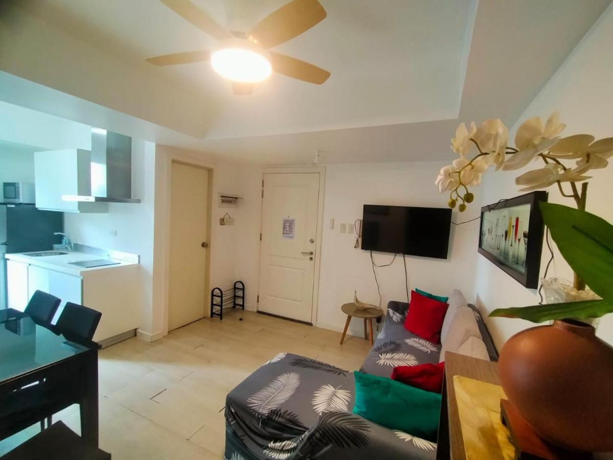 Beach Front Living In The Heart Of The City, Azure Residences Manila Exteriör bild