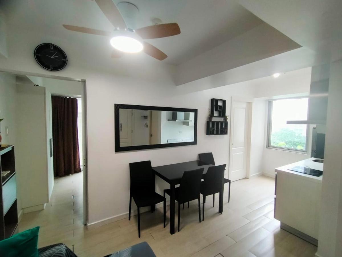 Beach Front Living In The Heart Of The City, Azure Residences Manila Exteriör bild
