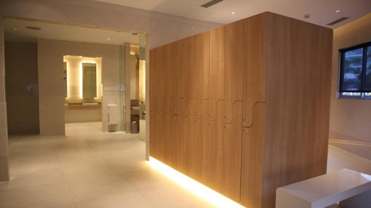 Beach Front Living In The Heart Of The City, Azure Residences Manila Exteriör bild