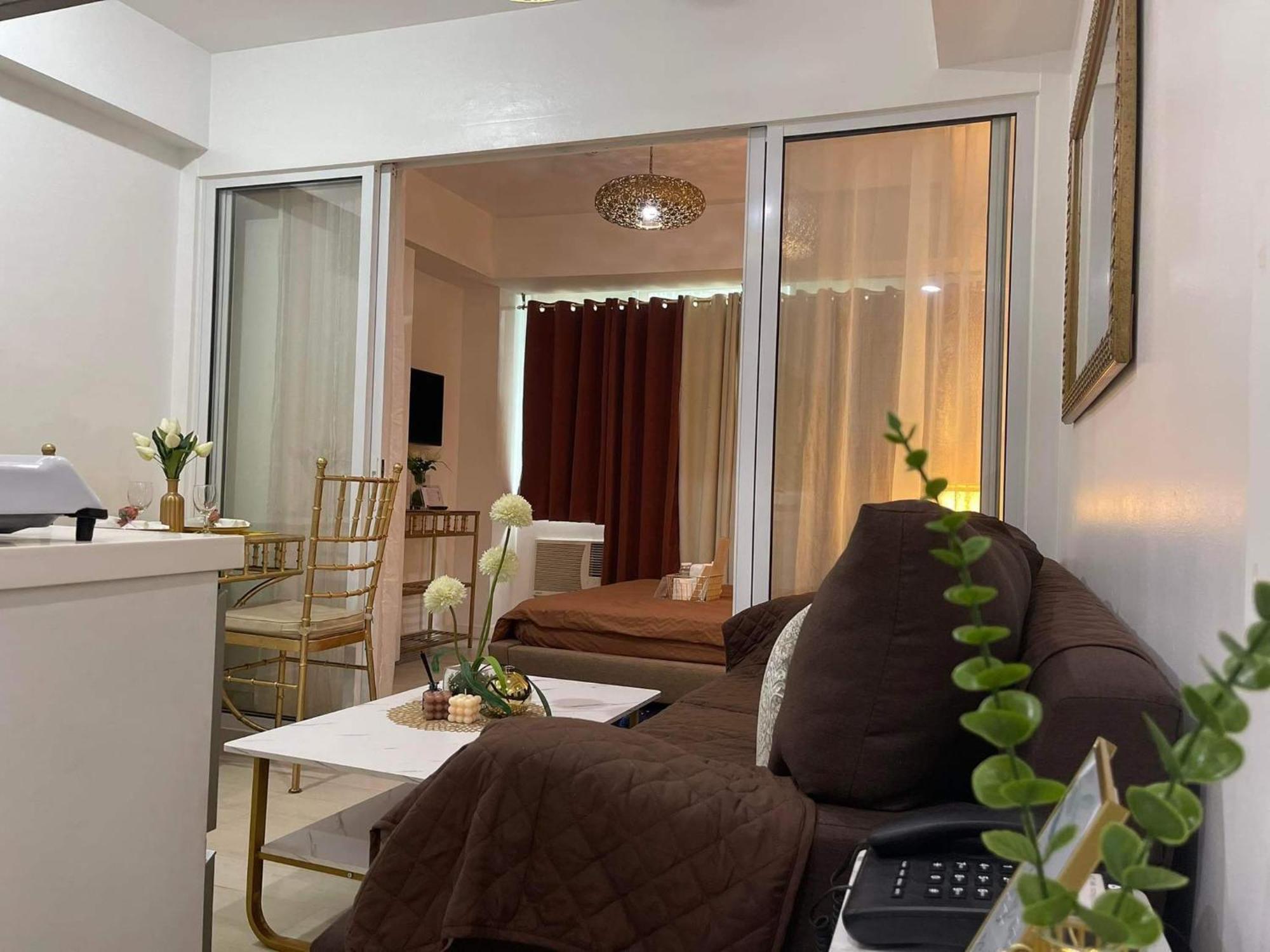 Beach Front Living In The Heart Of The City, Azure Residences Manila Exteriör bild