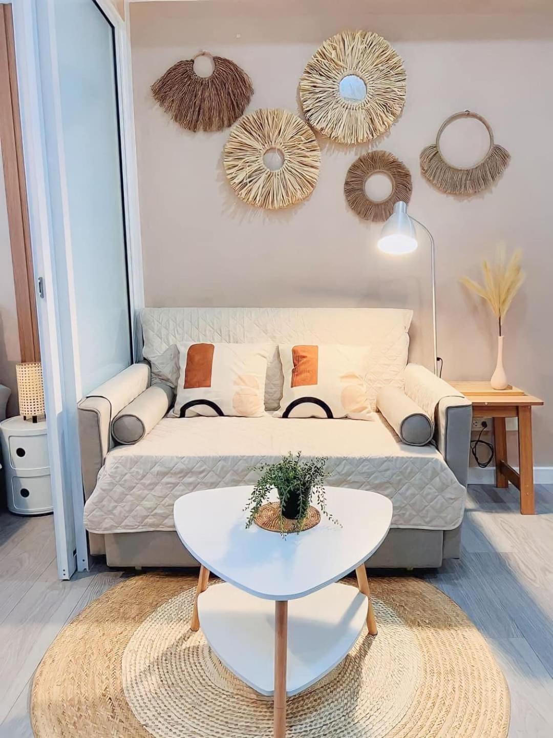 Beach Front Living In The Heart Of The City, Azure Residences Manila Exteriör bild