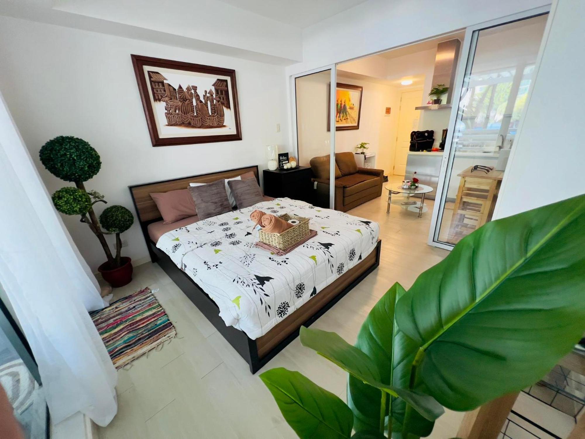 Beach Front Living In The Heart Of The City, Azure Residences Manila Exteriör bild