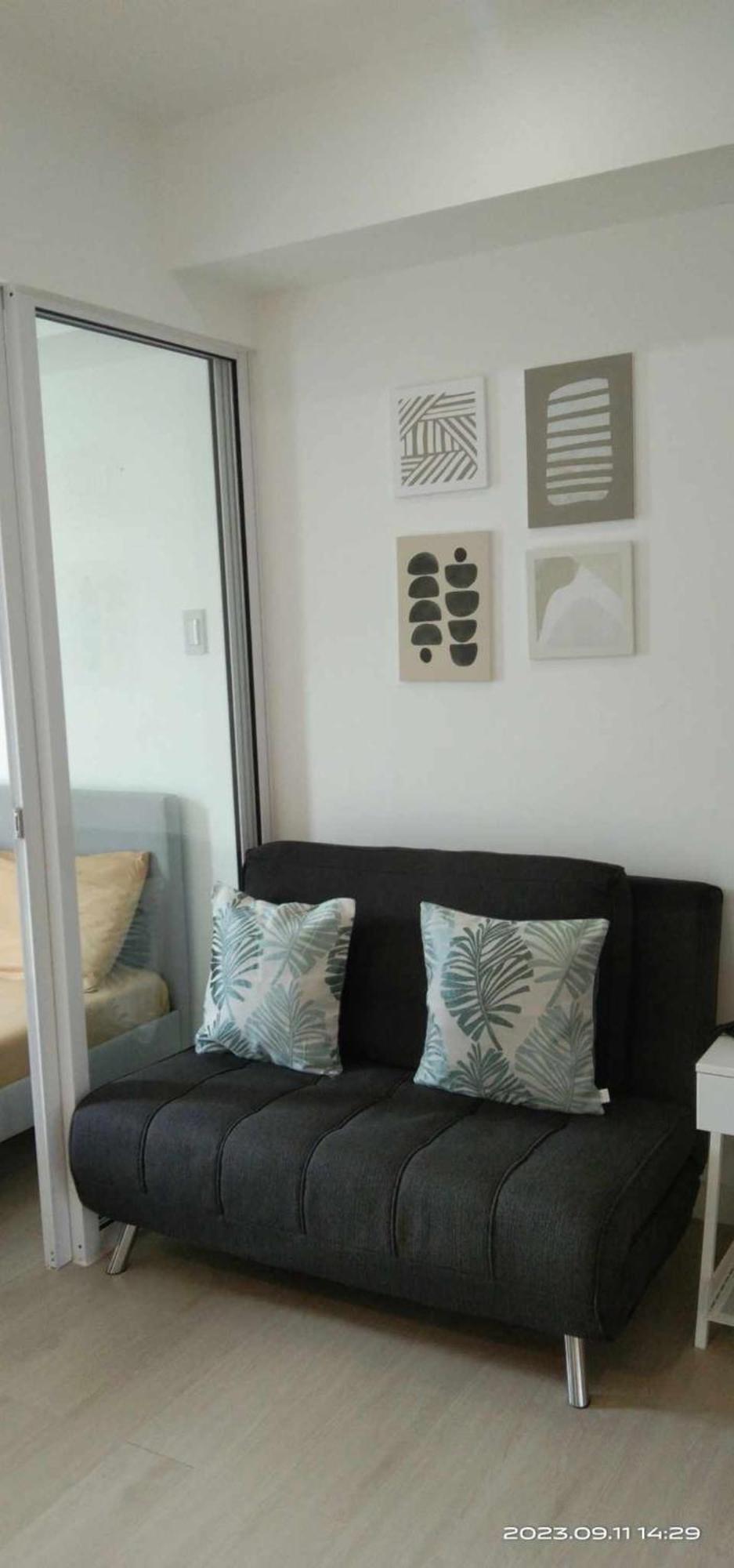Beach Front Living In The Heart Of The City, Azure Residences Manila Exteriör bild