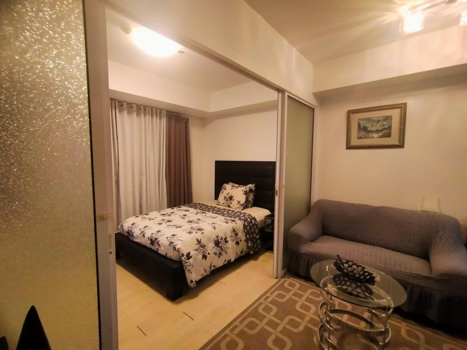 Beach Front Living In The Heart Of The City, Azure Residences Manila Exteriör bild
