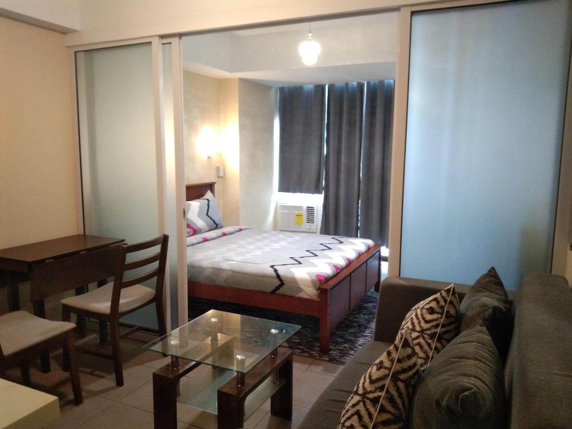 Beach Front Living In The Heart Of The City, Azure Residences Manila Exteriör bild