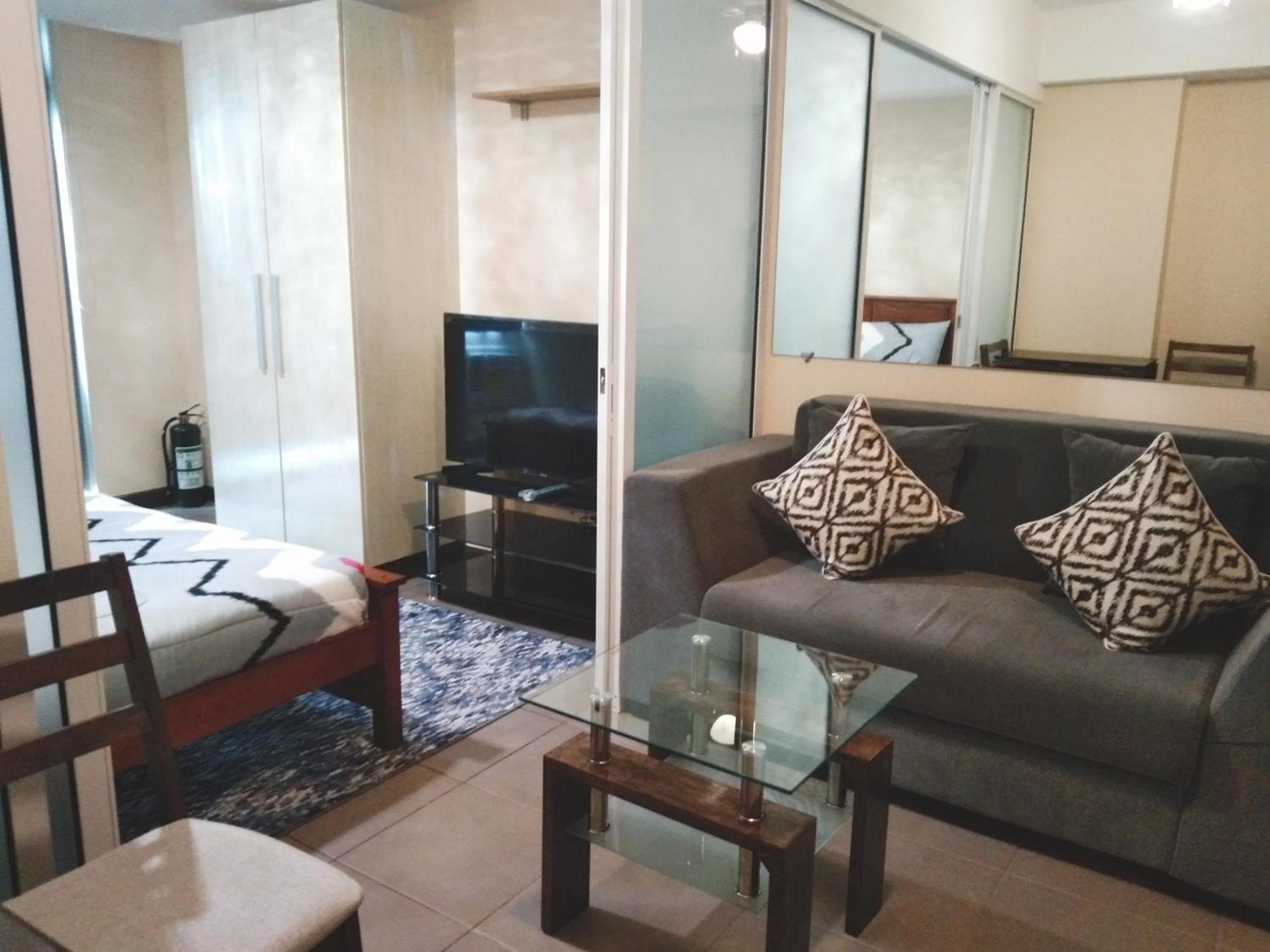 Beach Front Living In The Heart Of The City, Azure Residences Manila Exteriör bild