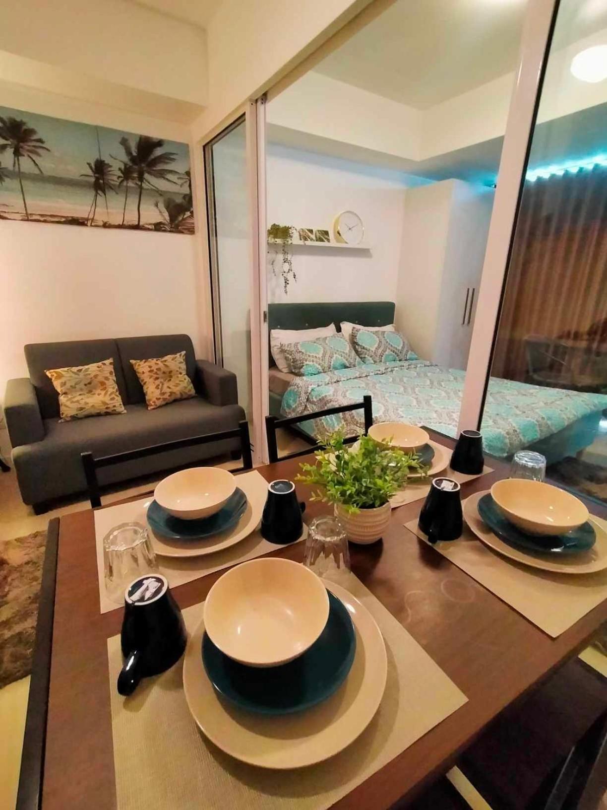 Beach Front Living In The Heart Of The City, Azure Residences Manila Exteriör bild