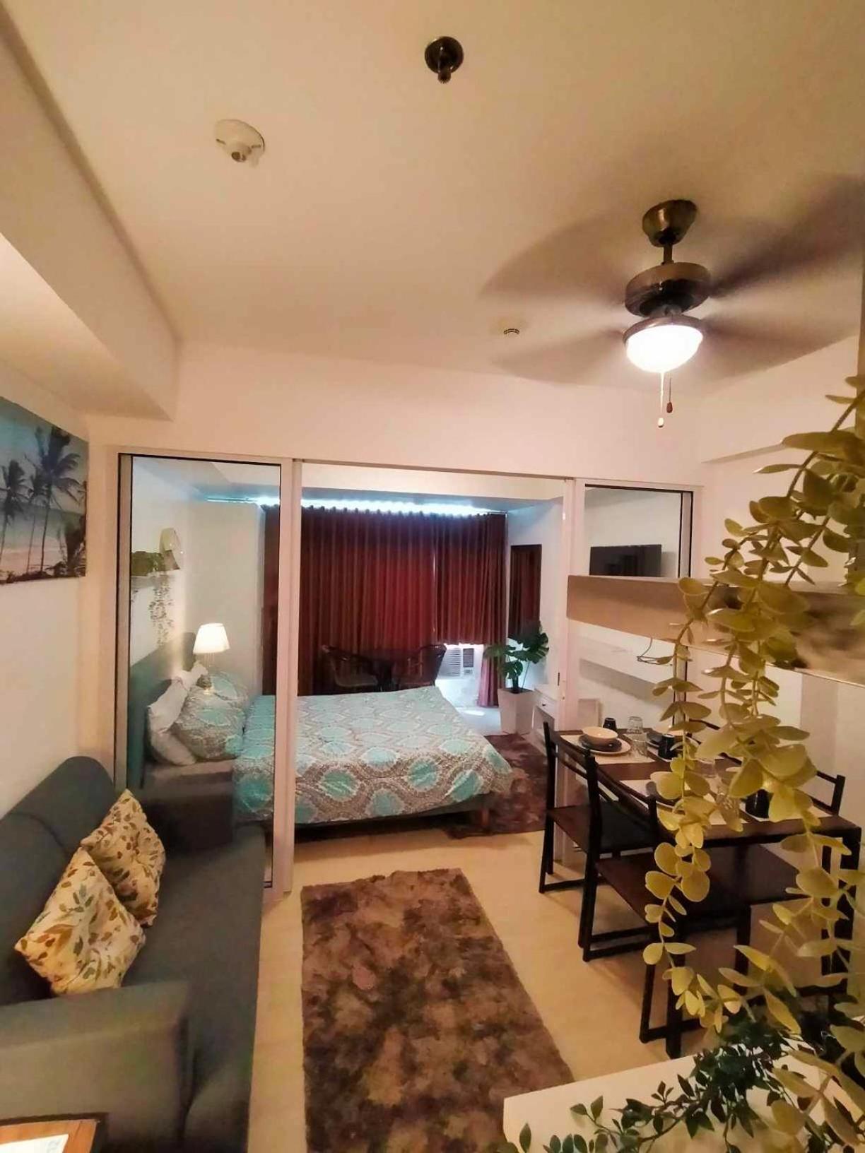 Beach Front Living In The Heart Of The City, Azure Residences Manila Exteriör bild
