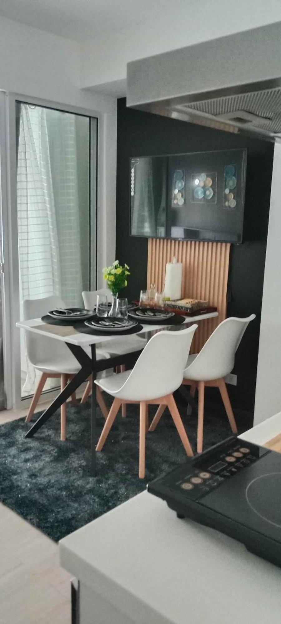 Beach Front Living In The Heart Of The City, Azure Residences Manila Exteriör bild
