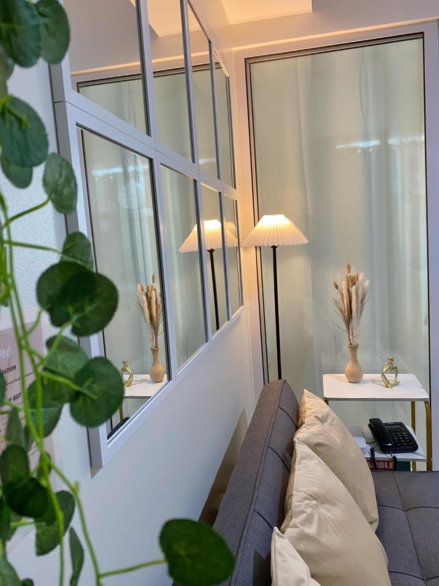 Beach Front Living In The Heart Of The City, Azure Residences Manila Exteriör bild
