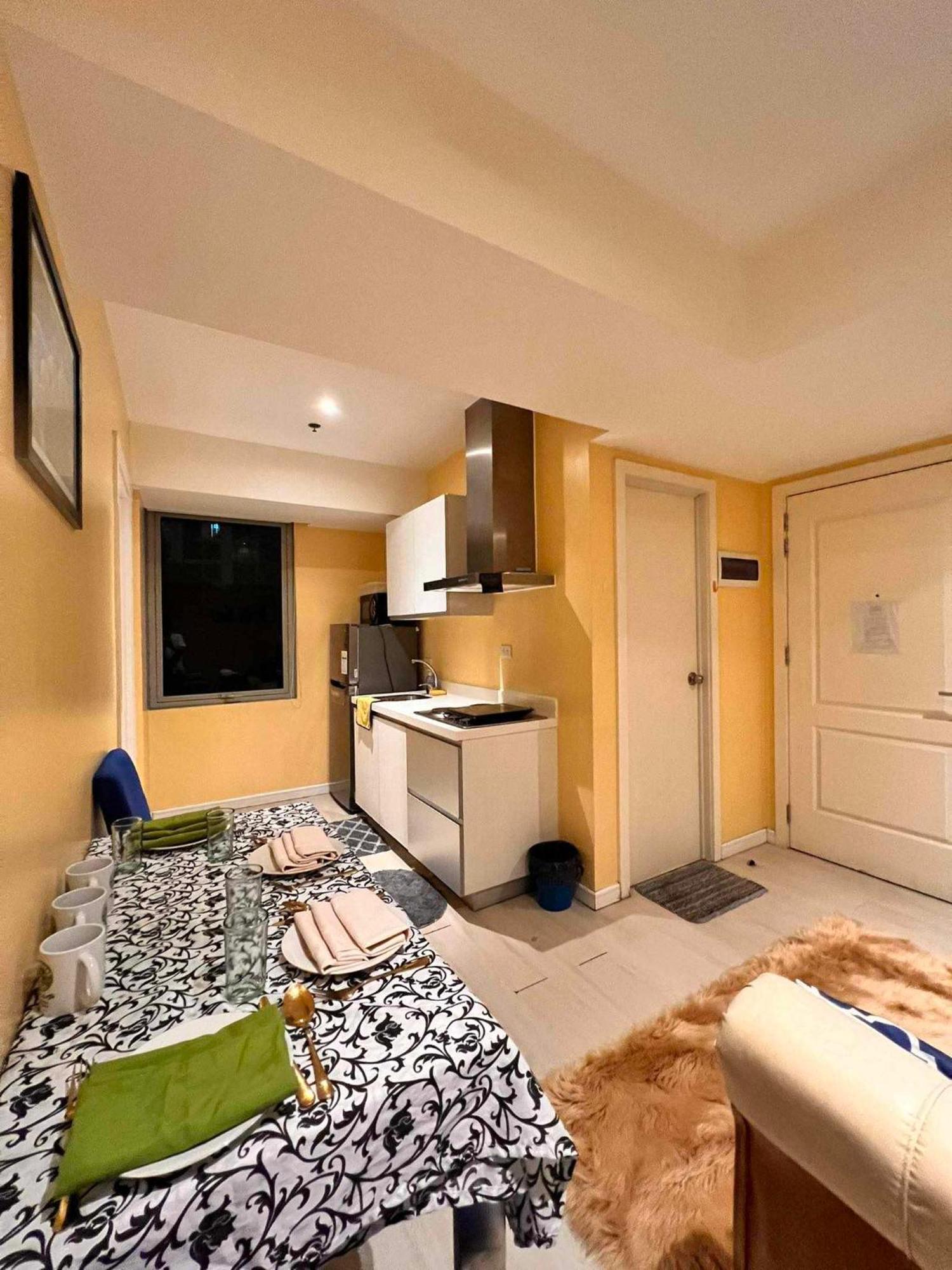Beach Front Living In The Heart Of The City, Azure Residences Manila Exteriör bild