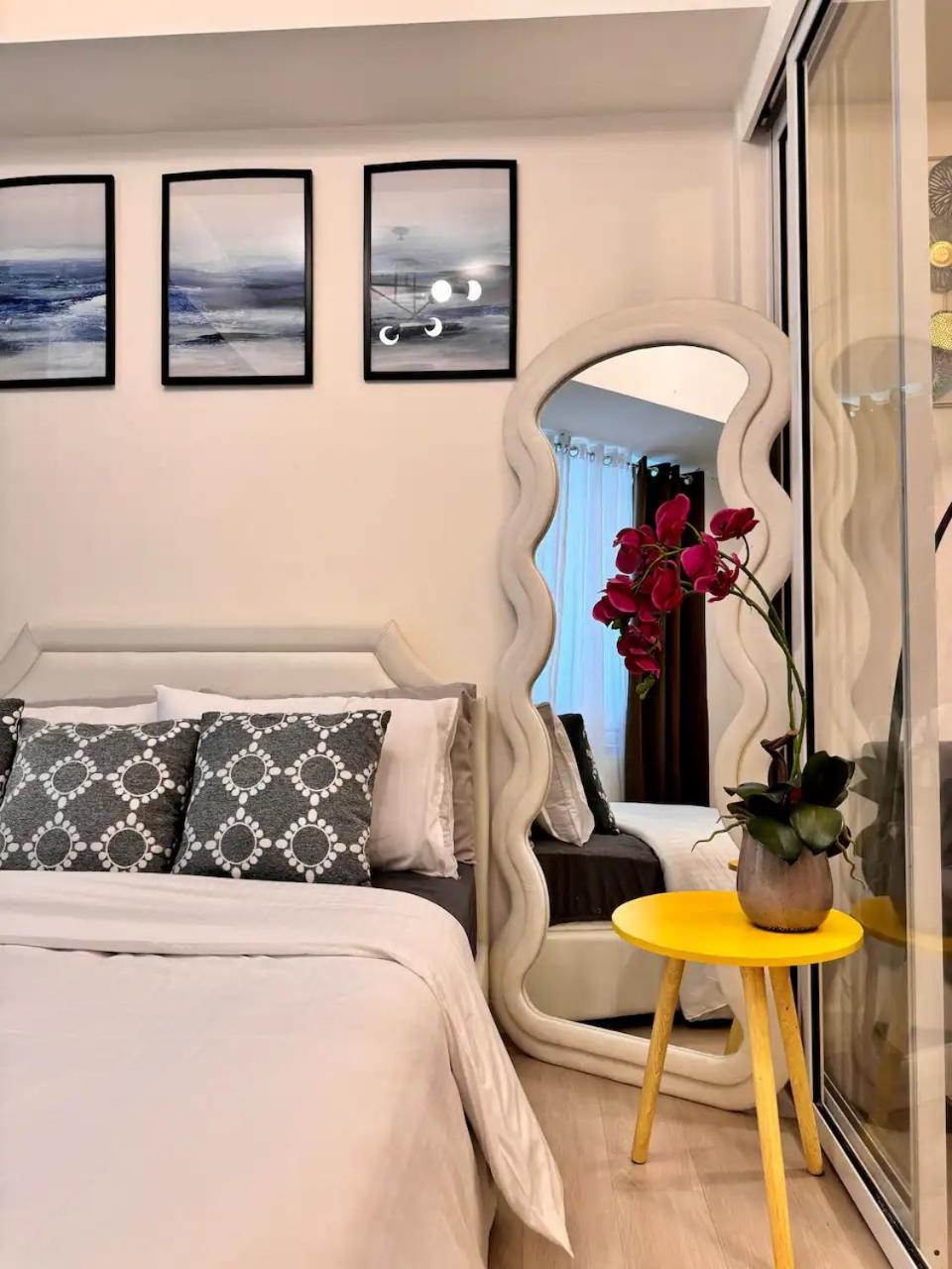 Beach Front Living In The Heart Of The City, Azure Residences Manila Exteriör bild